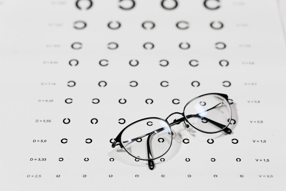 Pinhole Glasses: Science, Efficacy, and Practical Application